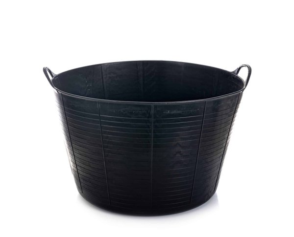 Quelles sont les étapes pour concevoir un bassin ornemental résistant au gel dans un jardin ?