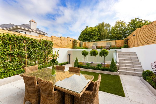 Comment créer un jardin méditerranéen sur une terrasse urbaine?